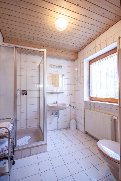 Haus 3 Wohnung A Bad